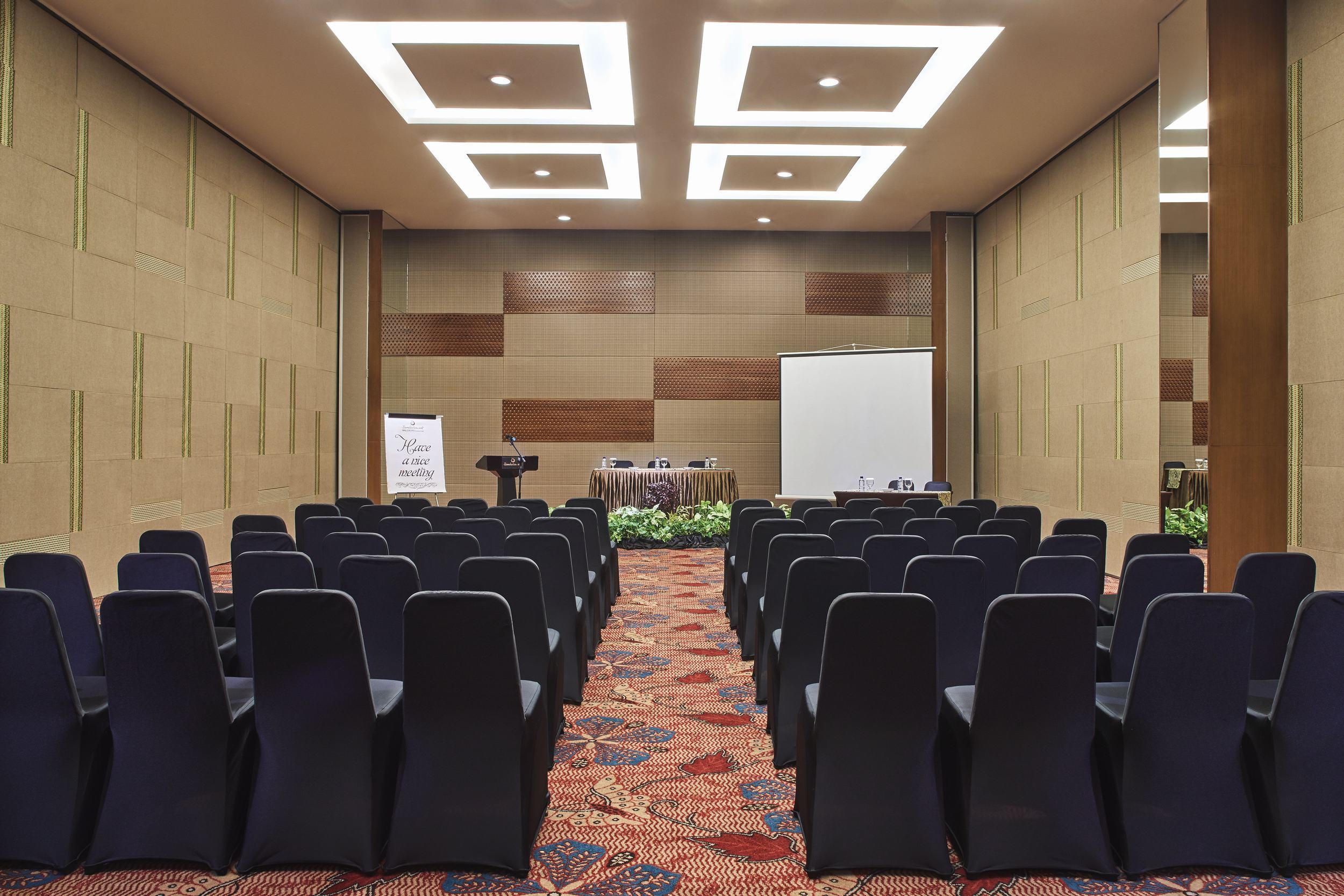 Jambuluwuk Malioboro Hotel Jogjakarta Buitenkant foto Meeting room