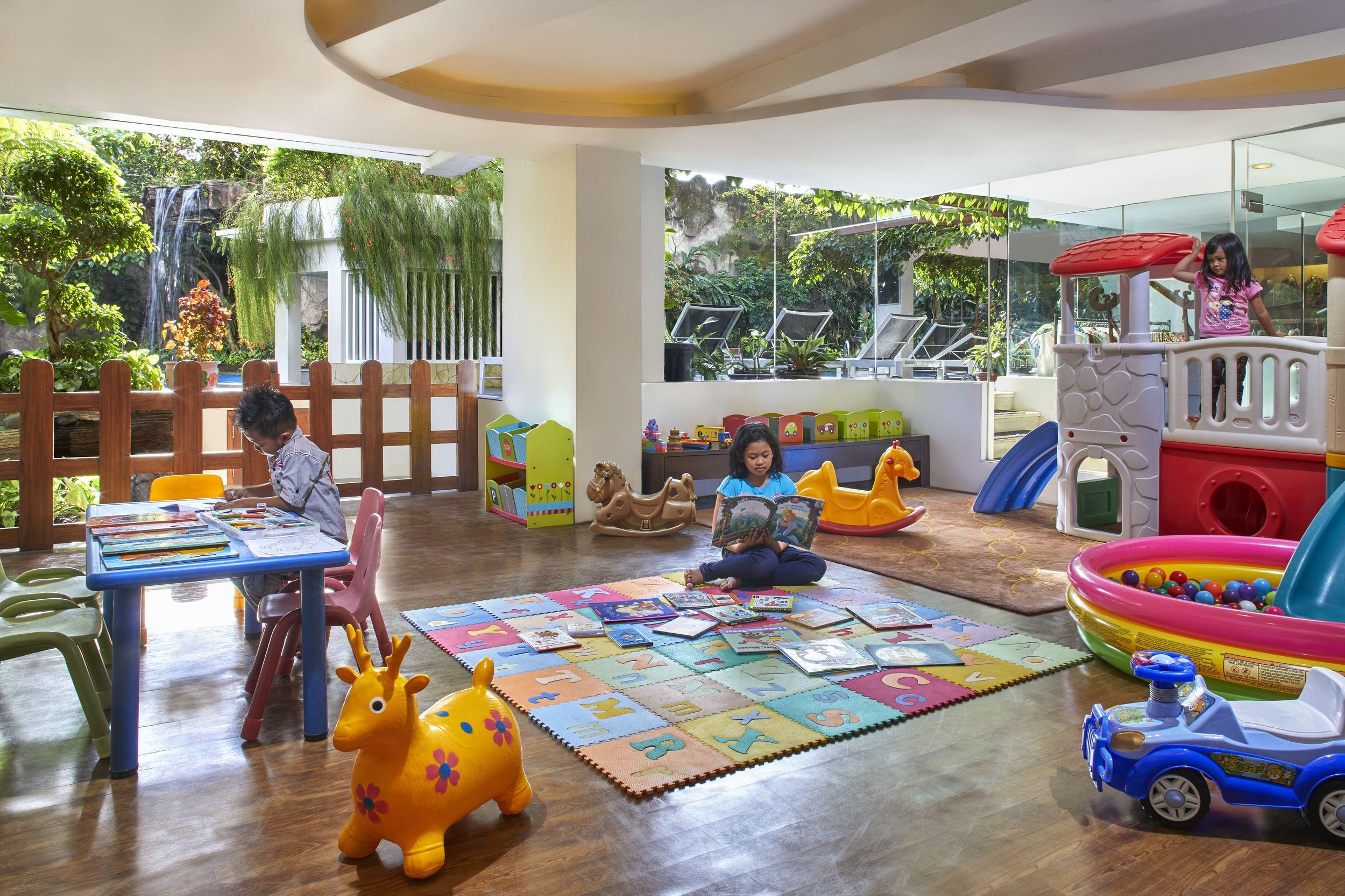 Jambuluwuk Malioboro Hotel Jogjakarta Buitenkant foto The Club, the hotel's children's club
